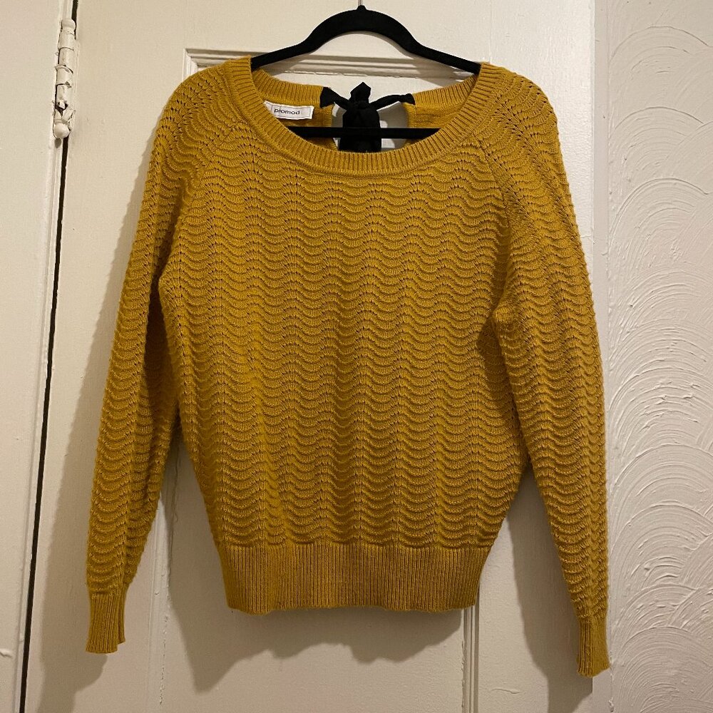 NWOT Like New Promod Mustard Scoop Neck Tie-Back Sweater Size S